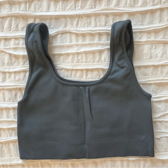 Set Active (SELLING AS SET) Sculptflex Box Cut Sports Bra & Leggings - Picture 5 of 6